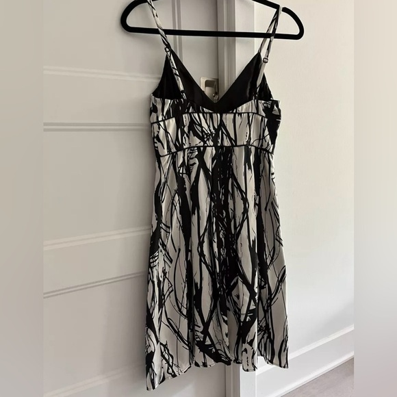 MARCIANO

PRE-OWNED | Formal Summer Dress (2008) | XS

Black & White Edition - Picture 2 of 4